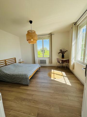 Villeneuve-lès-Avignon (30400) Appartement T3 de 55 m2 + Un jardin d'environ 120 m2 + Deux places de parking