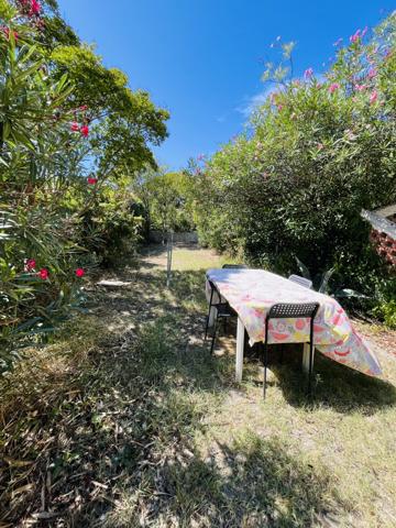 Villeneuve-lès-Avignon (30400) Appartement T3 de 55 m2 + Un jardin d'environ 120 m2 + Deux places de parking