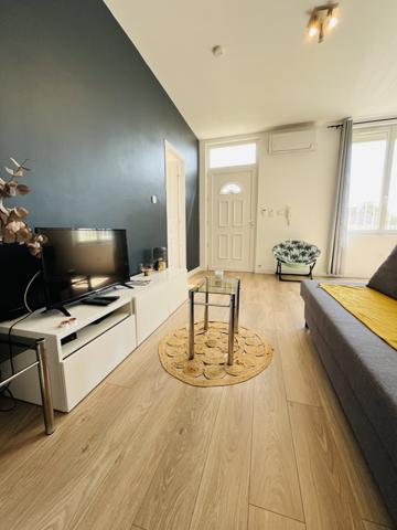 Villeneuve-lès-Avignon (30400) Appartement T3 de 55 m2 + Un jardin d'environ 120 m2 + Deux places de parking