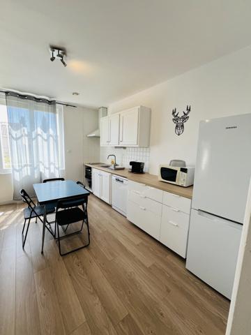 Villeneuve-lès-Avignon (30400) Appartement T3 de 55 m2 + Un jardin d'environ 120 m2 + Deux places de parking