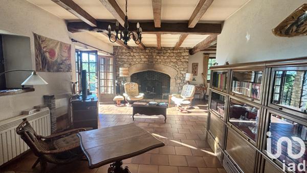Maison à vendre 8 pièces 193 m² Saint-Étienne-de-Fontbellon
