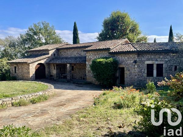 Maison à vendre 8 pièces 193 m² Saint-Étienne-de-Fontbellon