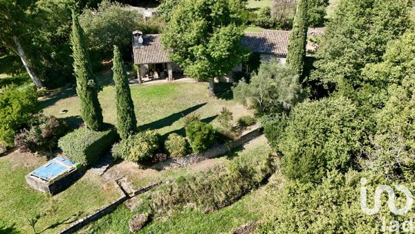 Maison à vendre 8 pièces 193 m² Saint-Étienne-de-Fontbellon