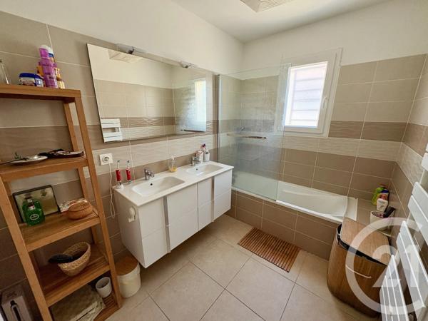 Maison à vendre  5 pièces - 109 m 2   BOUILLARGUES  - 30