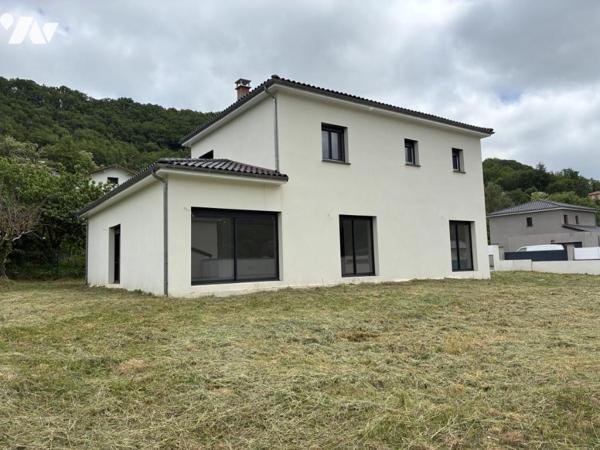 Maison d'habitation avec jardin attenant