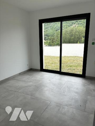 Maison d'habitation avec jardin attenant