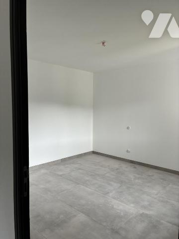 Maison d'habitation avec jardin attenant