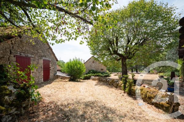 Maison à vendre  10 pièces - 249 m 2   SARRAZAC  - 46