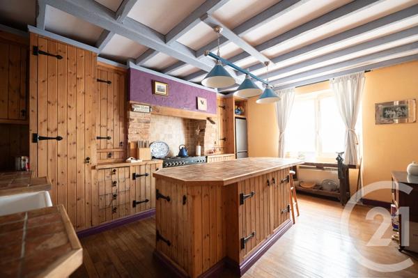 Maison à vendre  10 pièces - 249 m 2   SARRAZAC  - 46