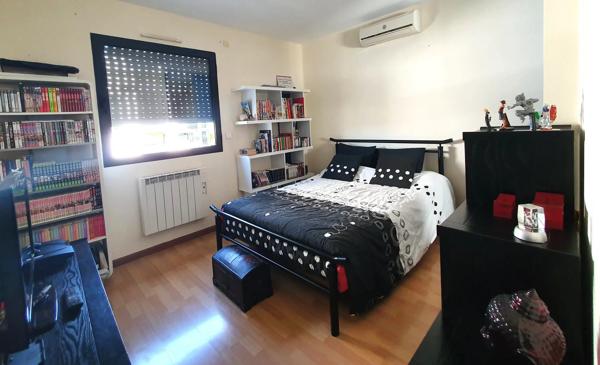 PERIGUEUX - MAISON et LOCAL COMMERCIAL - 230 m² - 8 PARKINGS