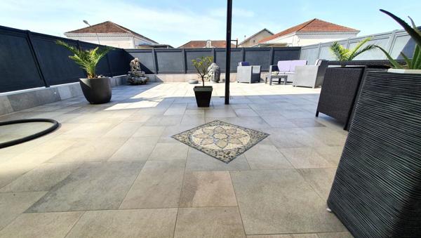 PERIGUEUX - MAISON et LOCAL COMMERCIAL - 230 m² - 8 PARKINGS