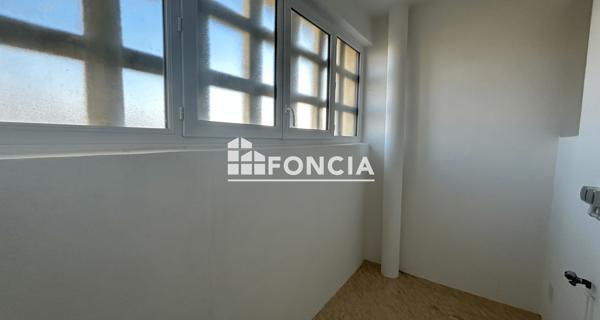 Location Appartement 3 pièces 66.39 m² - Rochefort 17300