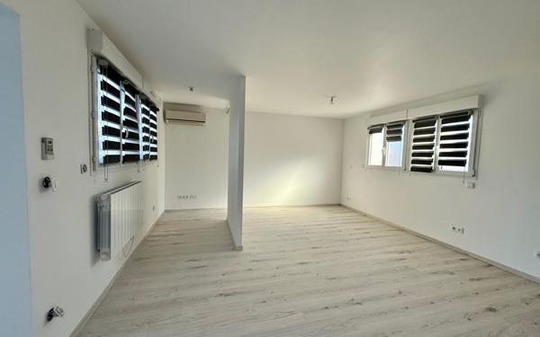 Immeuble à vendre    11 pièces •  Saint-Raphaël