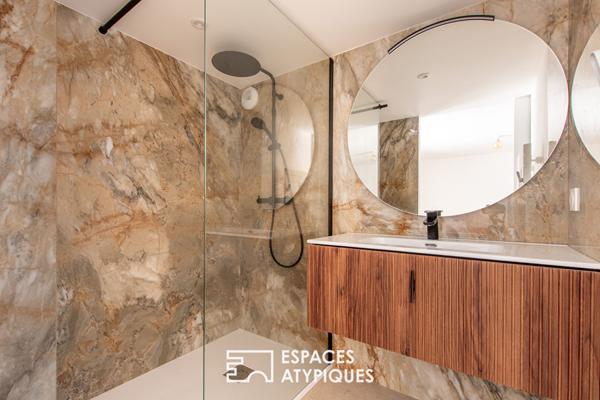 Maison en bord de mer avec jardin