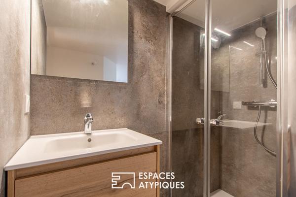 Maison en bord de mer avec jardin