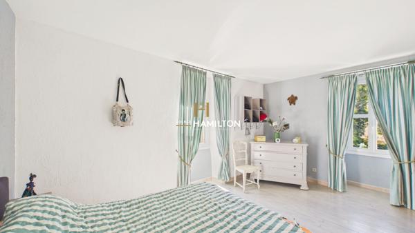 MAISON FAMILIALE À 1 KM DE LAGUEPIE : TERRASSE, JARDIN ET GARAGE INDÉPENDANT Laguepie