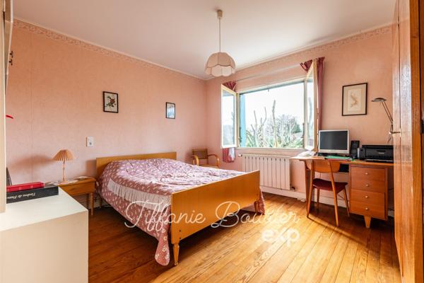 Maison R+1 de 93m² à rafraichir - 4 chambres + garage - au calme sur 720m² de terrain