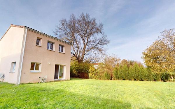 Maison à vendre    4 pièces • 90,90 m2 Saint-Didier-de-Formans