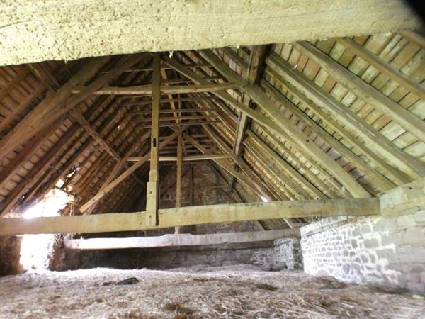 Charmante et grande propriété en pierre à rénovée avec terrain constructible