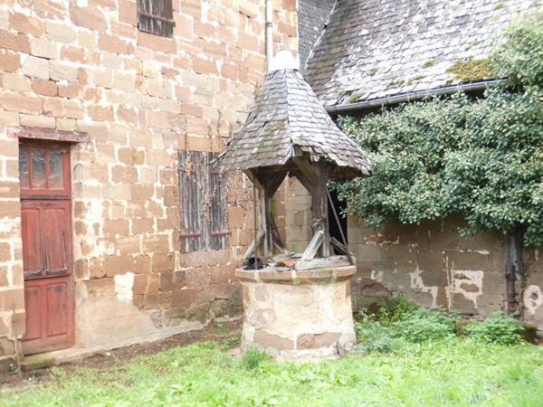 Charmante et grande propriété en pierre à rénovée avec terrain constructible