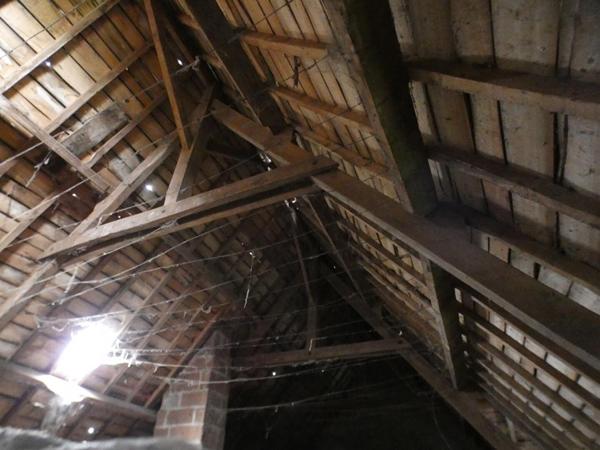 Charmante et grande propriété en pierre à rénovée avec terrain constructible