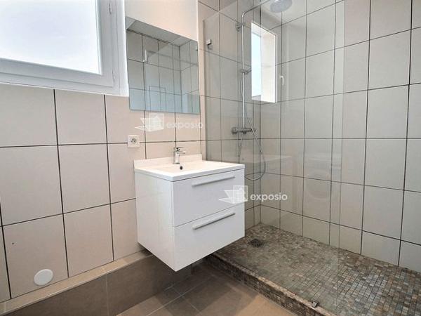 Appartement 3 pièces T3 F3 61.3 m² à Grenoble DAUPHIN 55 38100 à louer