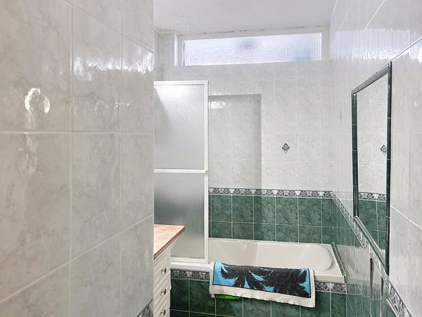 À vendre Grand appartement T4 de 103 m² à La Seyne-sur-Mer.