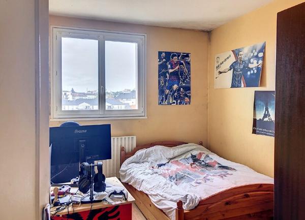 Appartement à vendre    2 pièces • 63 m2 Montluçon