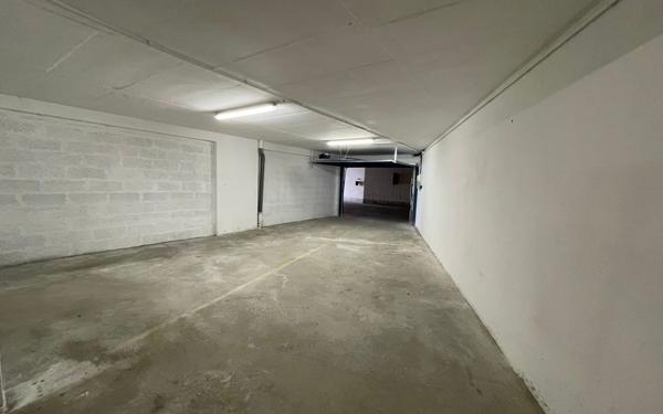 Stationnement à louer    114,50 m2 Saint-Nazaire