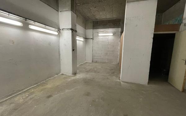 Stationnement à louer    114,50 m2 Saint-Nazaire