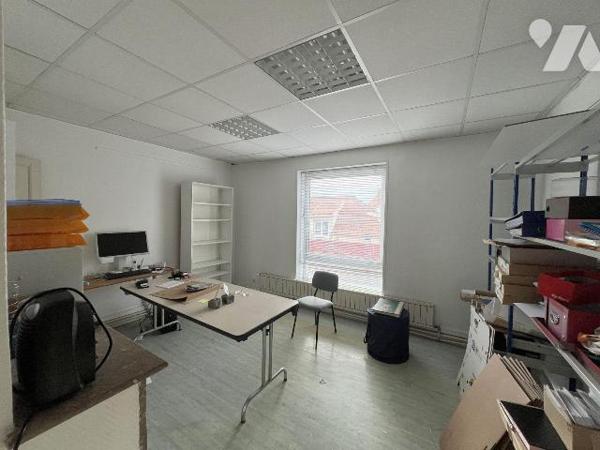 Nouveauté.
Immeuble de bureaux situé sur la commune d'Outreau d'environ 100 m² + combles aména...
