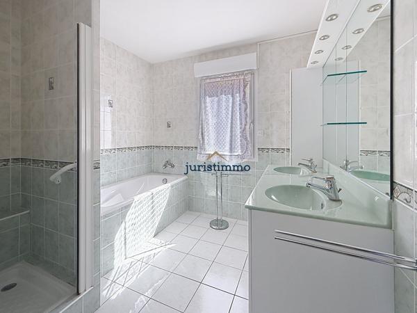 EXCLUSIVITÉ – Superbe appartement 105 m² -Très grande terrasse - Garage