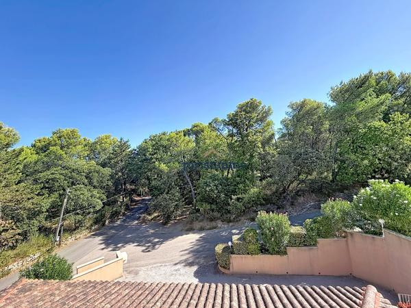 EXCLUSIVITÉ – Superbe appartement 105 m² -Très grande terrasse - Garage