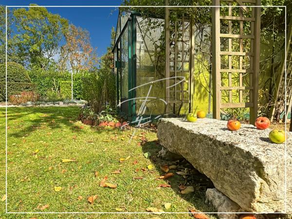 Propriete à vendre 11 pièces possibilité activité professionelle et chambres d'hotes