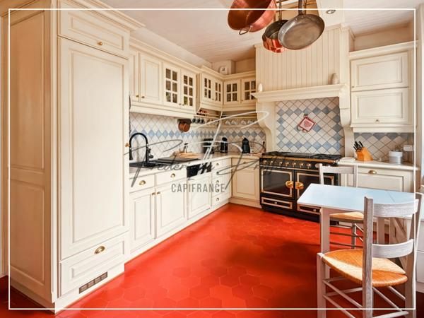 Propriete à vendre 11 pièces possibilité activité professionelle et chambres d'hotes