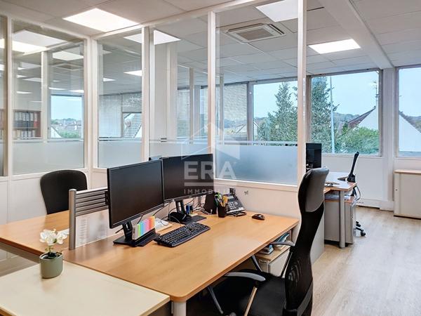 A LOUER  GRAND ESPACE DE BUREAUX A CHAUMONTEL 95270