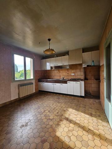 Maison à NEUVILLE-SUR-SARTHE, 72190 - 5 pièces 130m²