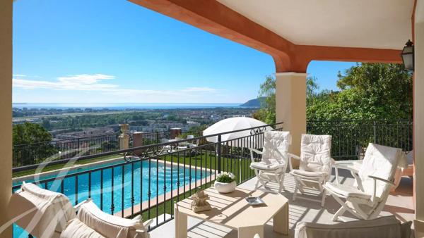 Mandelieu Colline Vue mer Panoramique Superbe Villa
