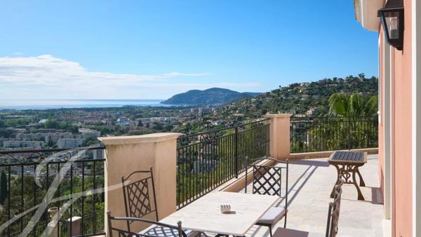 Mandelieu Colline Vue mer Panoramique Superbe Villa