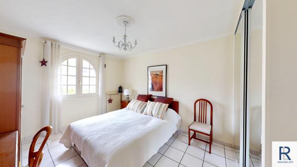 Bagneux (92220) Belle maison de 186 m2 repartie sur 2 nivaux à Bagneux