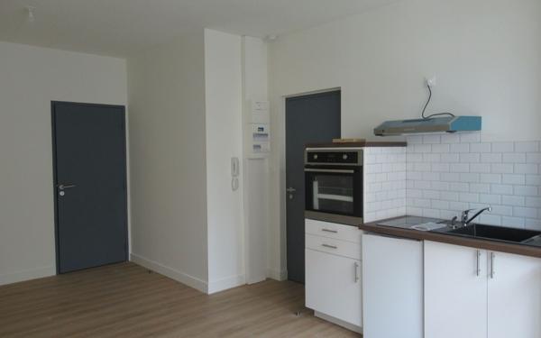 Appartement à louer    1 pièce • 23,50 m2 Saint-Yrieix-la-Perche