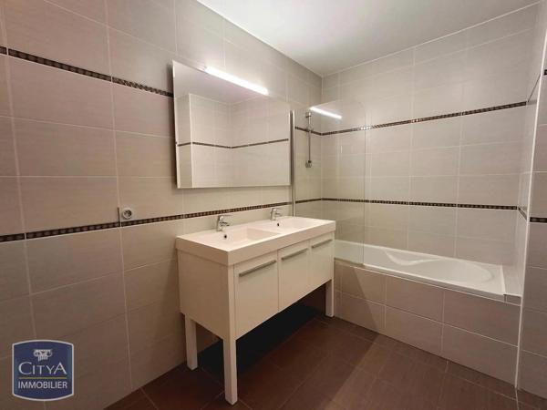 Appartement à louer 5 pièces 116.37m² Clermont-Ferrand (63000)