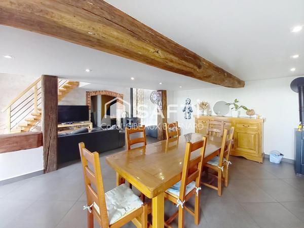 Longère rénovée avec goût, 3 chambres, garage et terrain