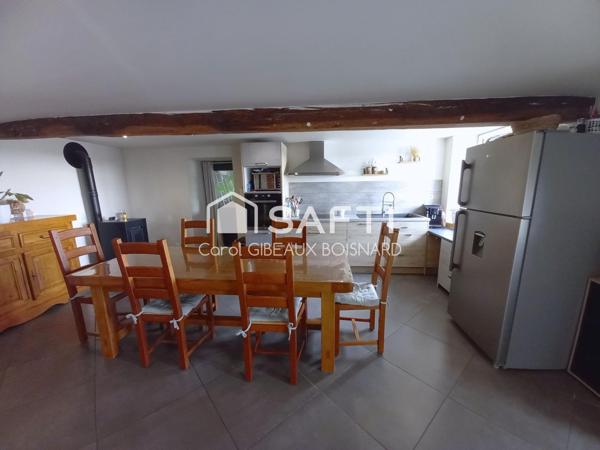 Longère rénovée avec goût, 3 chambres, garage et terrain