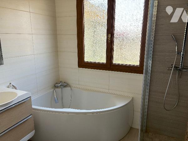 A VENDRE : Grand Pavillon indépendant