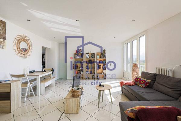 Appartement 4 pièces                                        - 38100 Grenoble Réf : 21758