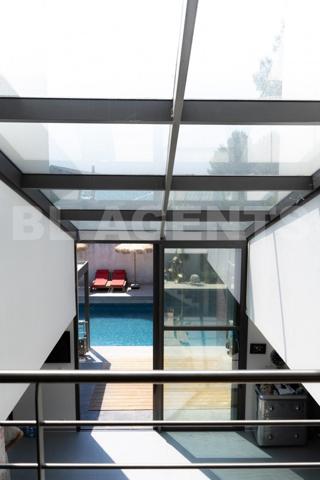 MAISON CONTEMPORAINE DE 260 M2 SUR TERRAIN ARBORE DE 1800 M2