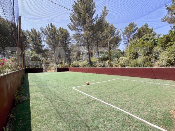 MAISON CONTEMPORAINE DE 260 M2 SUR TERRAIN ARBORE DE 1800 M2