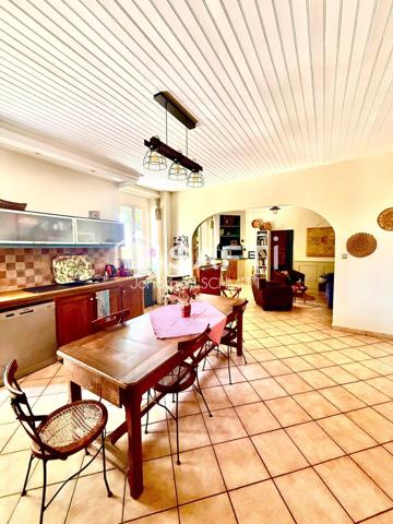 Maison de Maître, parc, piscine, dépendances