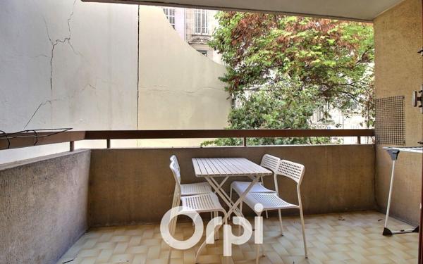 Appartement à vendre    1 pièce • 30 m2 Marseille 6